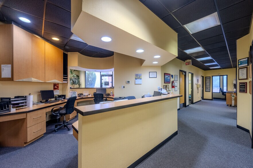 More Photos Of 1570 S Rainbow Blvd, Las Vegas Office For Lease