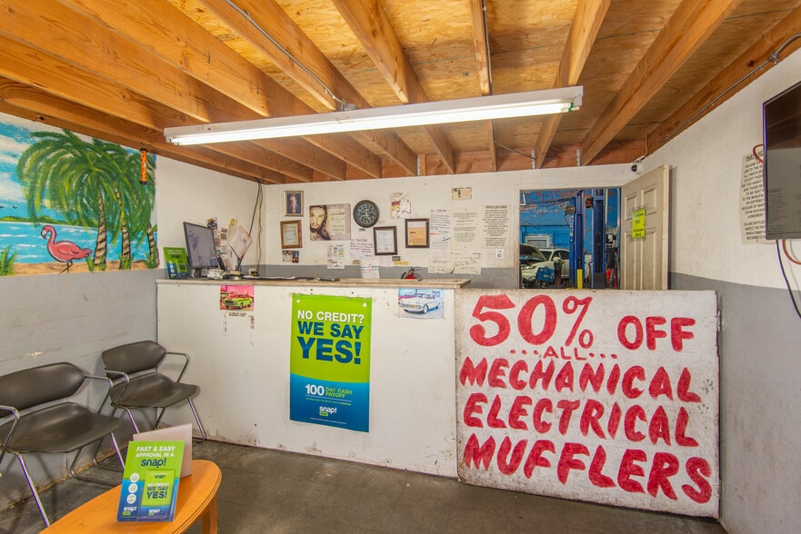 More Photos Of 5788 Van Dyke St, Detroit Auto Repair For Sale