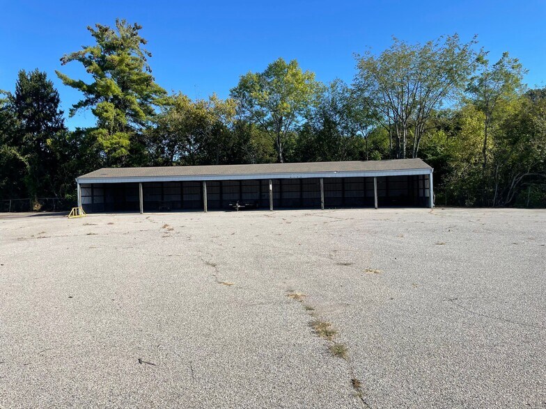 More Photos Of 442 Harrison Brookville Rd, West Harrison Warehouse For Lease