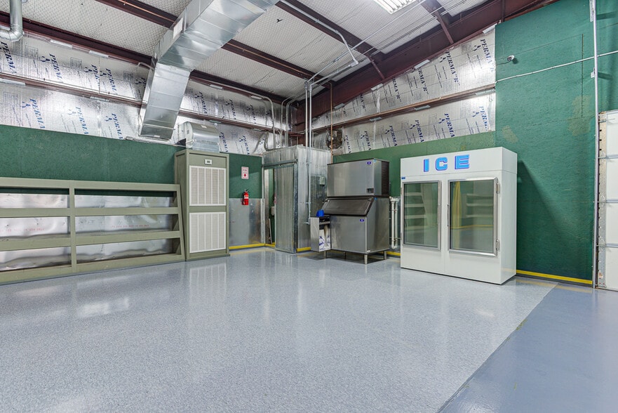 More Photos Of 500 S Washington St, Ripley General Retail For Sale