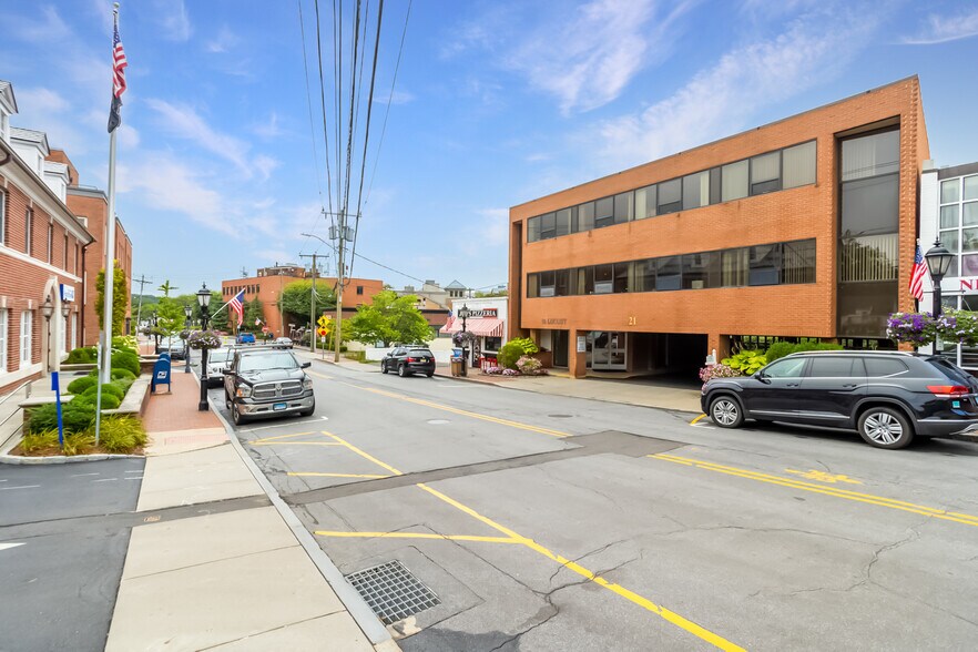 More Photos Of 21 Locust Ave, New Canaan Office For Lease