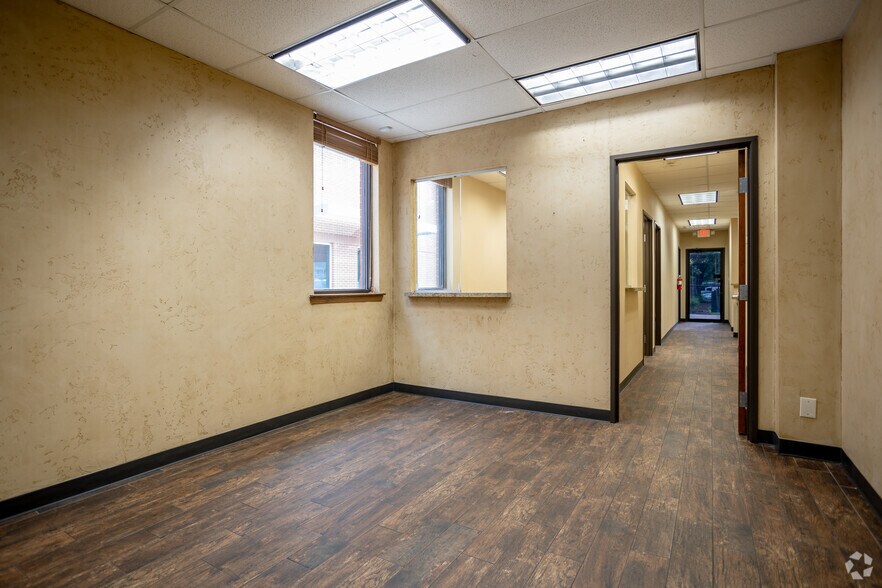 More Photos Of 6705 Heritage Pkwy, Rockwall Medical For Lease