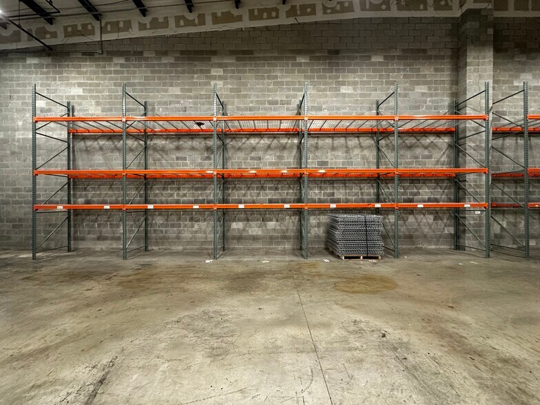 More Photos Of 7858 Industrial Pky, Plain City Warehouse For Lease