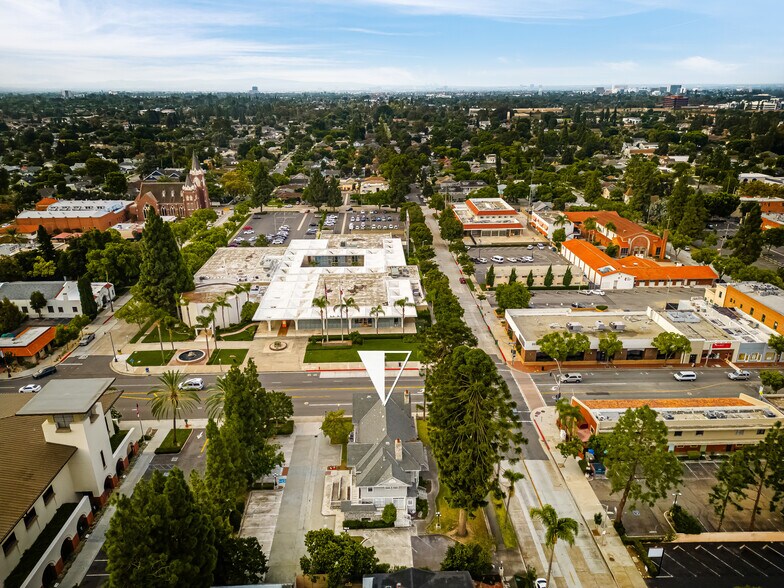 More Photos Of 307 E Chapman Ave, Orange Office For Sale