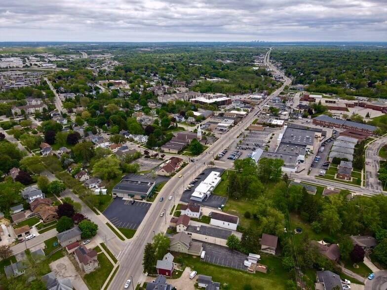 More Photos Of N90W16995 Appleton Ave, Menomonee Falls Office For Sale