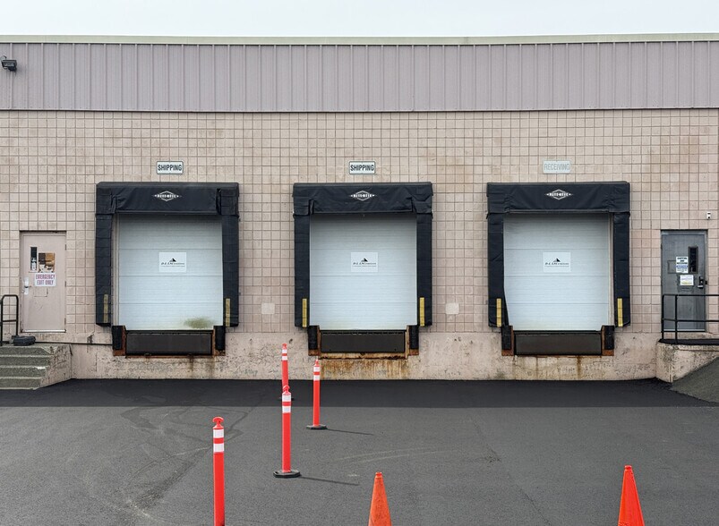 More Photos Of 130 Commerce Way, Woburn Manufacturing For Lease