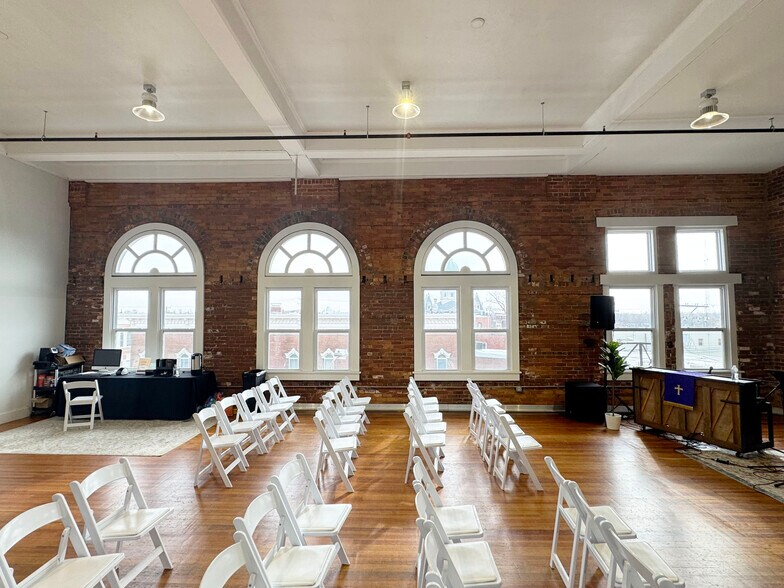 More Photos Of 301 W Van Buren St, Columbia City Storefront Retail Office For Sale