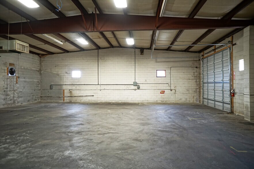 More Photos Of 718 Airport Rd, Gallatin Manufacturing For Sale