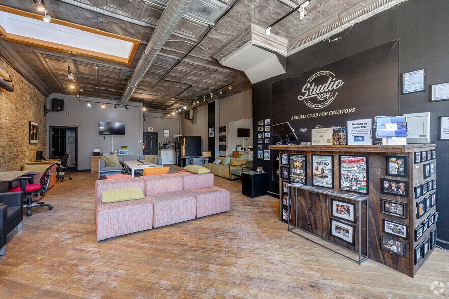 More Photos Of 1415 N Ashland Ave, Chicago Storefront Retail Residential For Lease