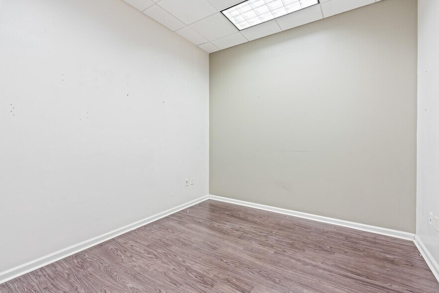 More Photos Of 8865 Commodity Cir, Orlando Office For Sale