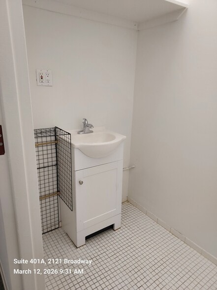 More Photos Of 2121-2127 Broadway, New York Office For Sale