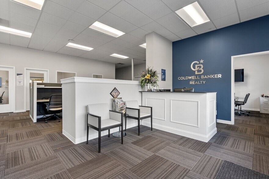 More Photos Of 855 Farmington Ave, Farmington Office For Lease