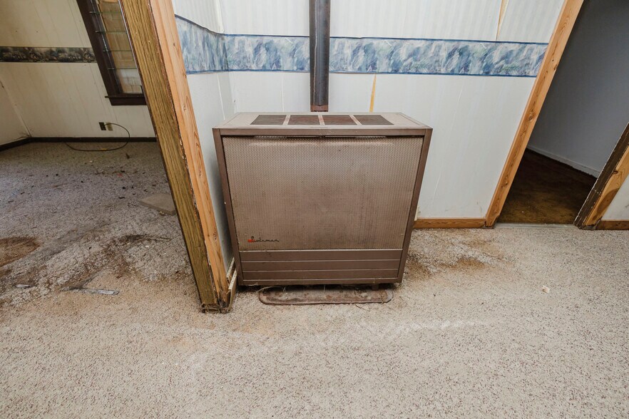 More Photos Of 1610 W 6th Ave, El Dorado General Retail For Sale