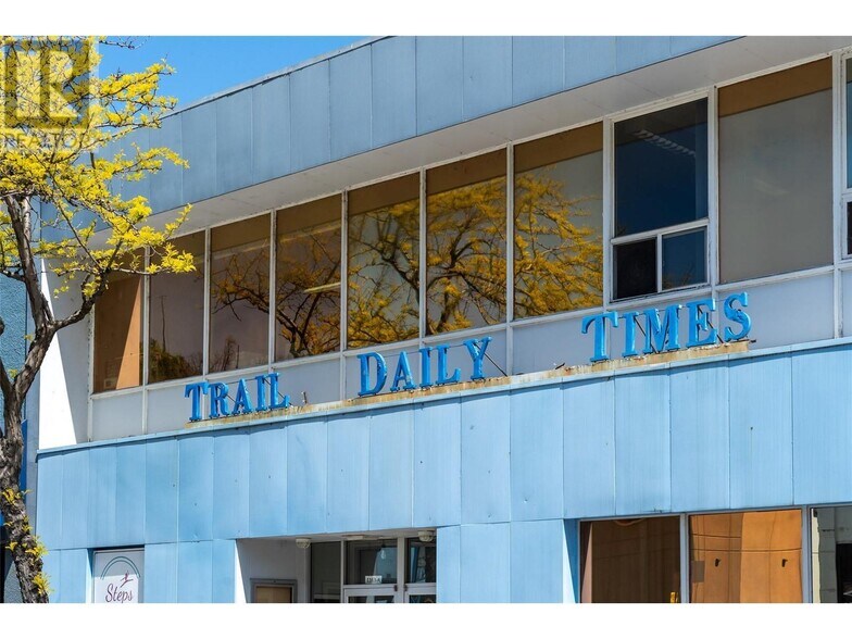 Primary Photo Of 1163 Cedar Av, Trail Storefront Retail Office For Sale