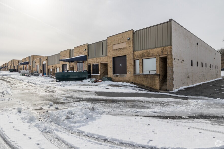 More Photos Of 7520-7522 Fullerton Rd, Springfield Industrial For Lease