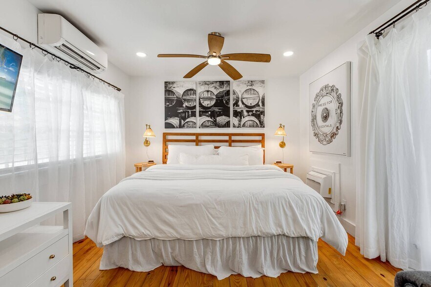 More Photos Of 1117 Duval St, Key West Hospitality For Sale