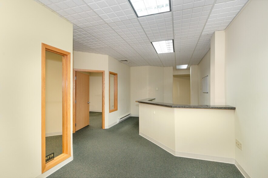 More Photos Of 323 W Superior St, Duluth Storefront Retail Office For Sale