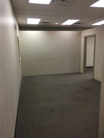 More Photos Of 13702 Coursey Blvd, Baton Rouge Office For Lease