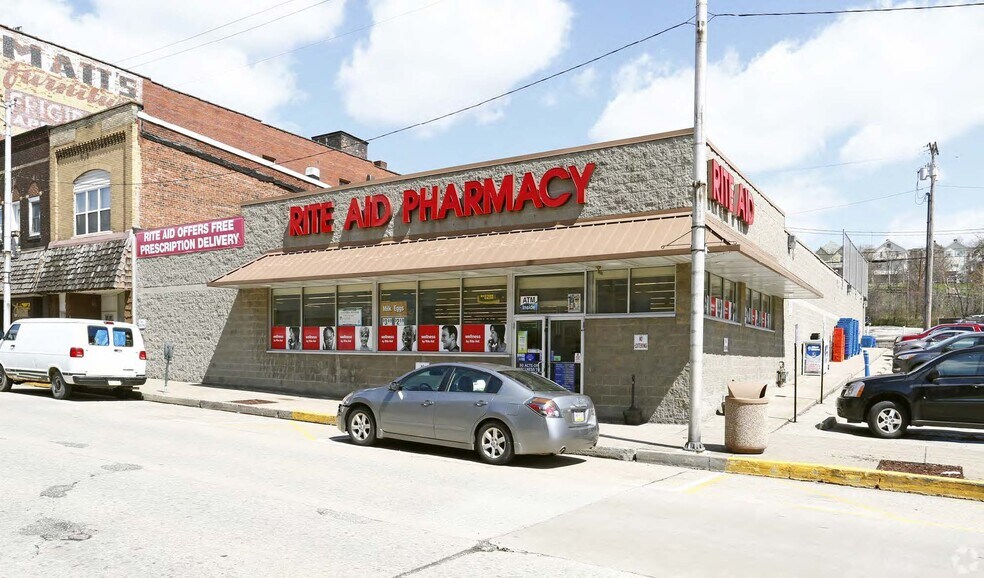 More Photos Of 621 Clay Ave, Jeannette Drugstore For Sale
