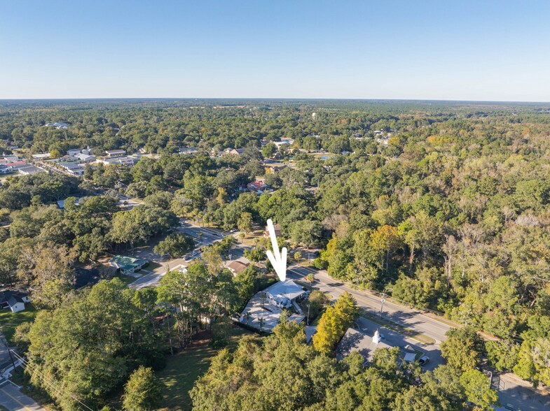 More Photos Of 8026 E Main St, Ridgeland General Retail For Sale