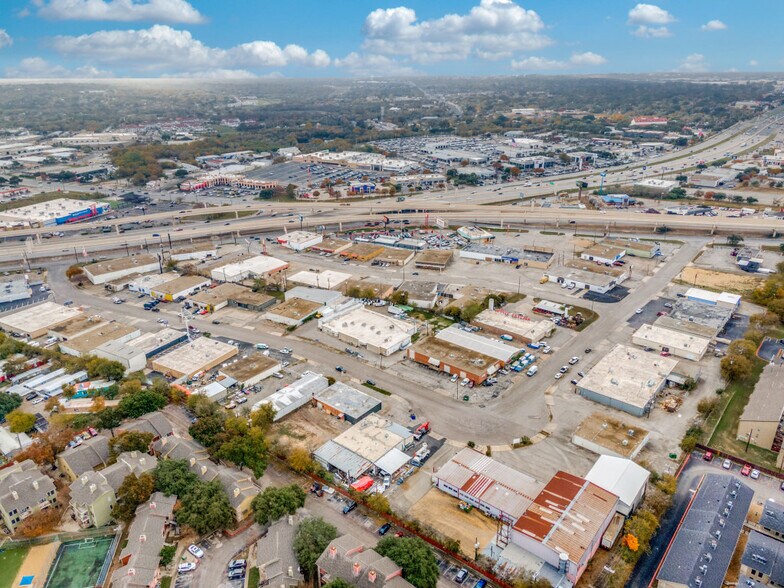 More Photos Of 5722-5724 Kenwick St, San Antonio Warehouse For Lease