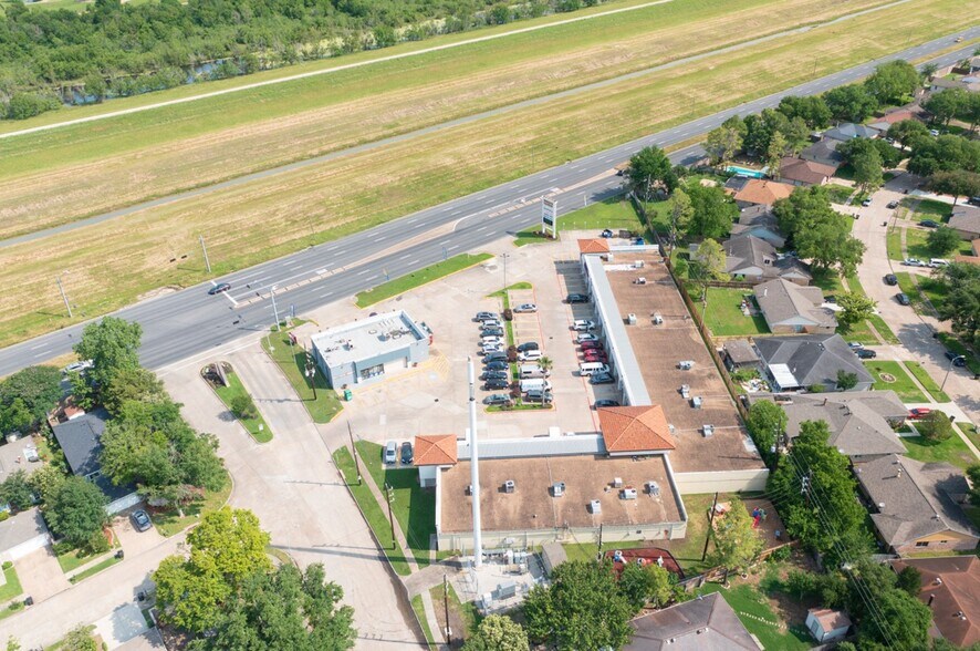 More Photos Of 15965 Westheimer Rd, Houston Unknown For Lease