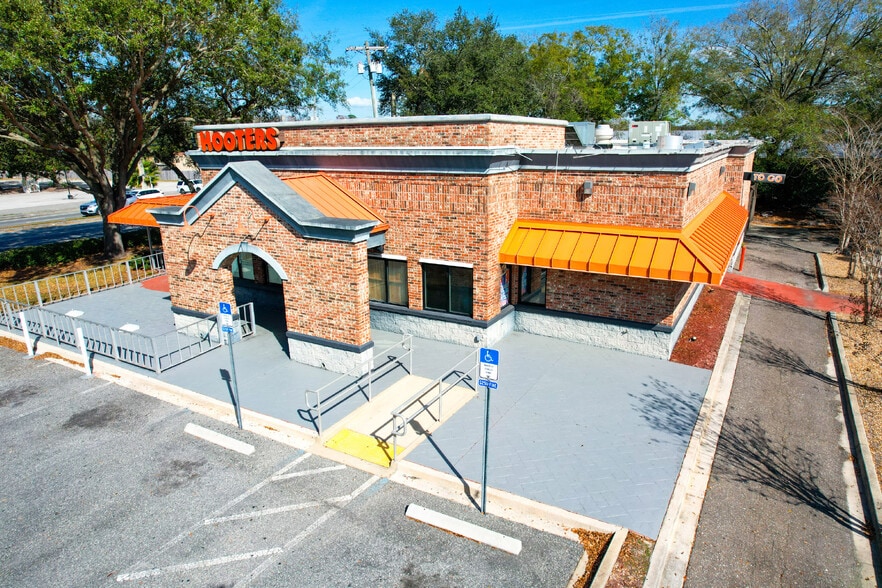 More Photos Of 1740 Wells Rd, Orange Park Restaurant For Sale