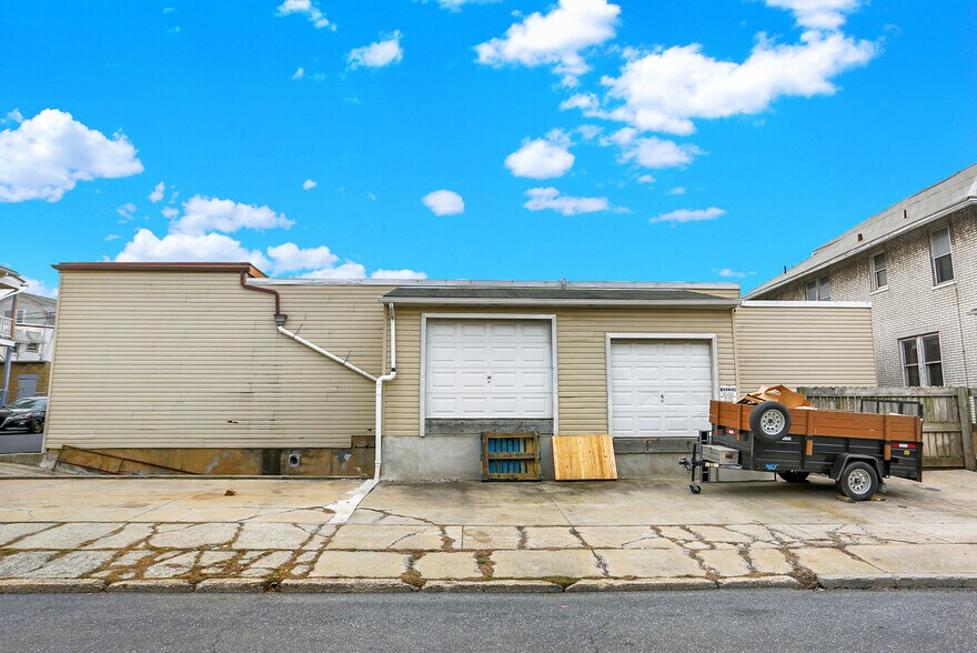 More Photos Of 1915 Lenox St, Harrisburg Freestanding For Sale