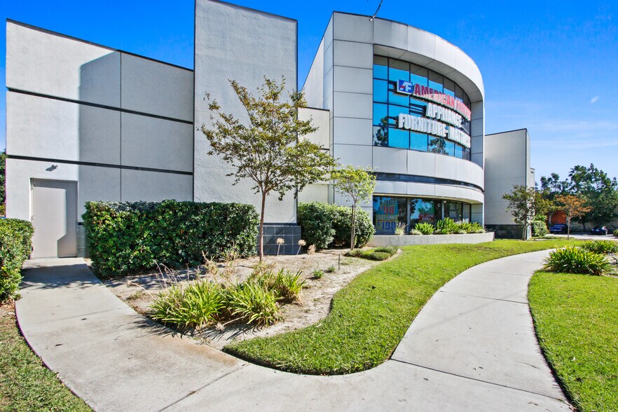 More Photos Of 18714 S Gridley Rd, Cerritos Freestanding For Lease