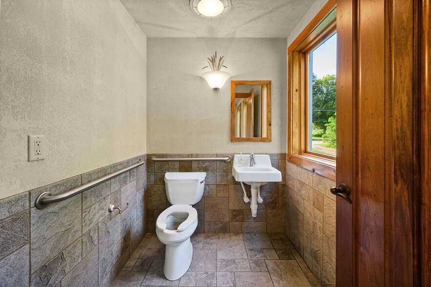 More Photos Of 10960 State Route 550, Vincent Healthcare For Sale