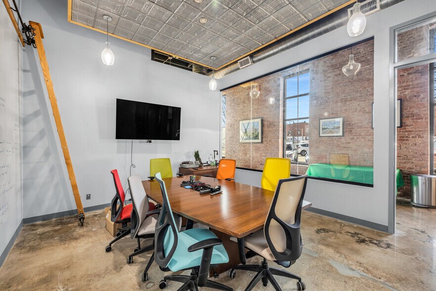 More Photos Of 201 E Hobson Ave, Sapulpa Loft Creative Space For Sale