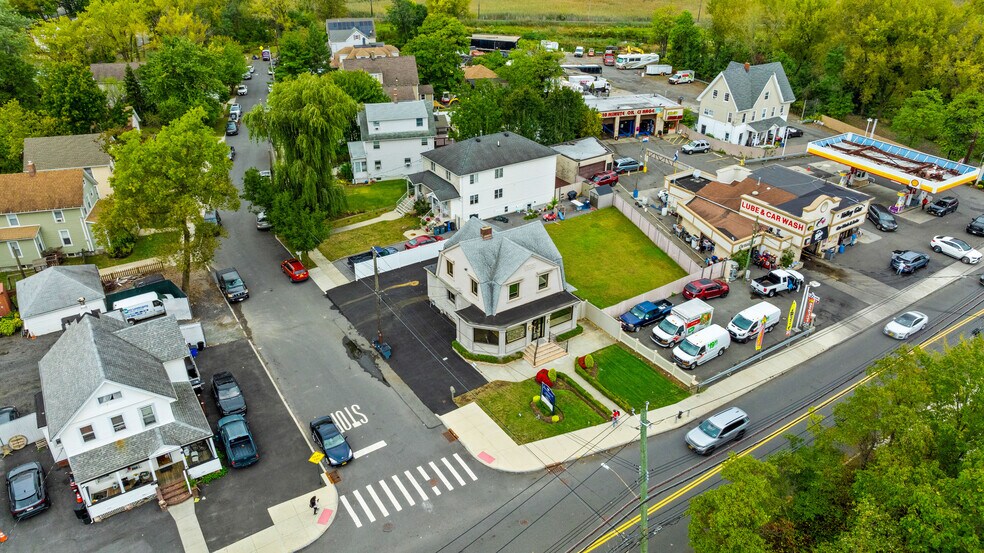More Photos Of 6939 Amboy Rd, Staten Island Office For Lease