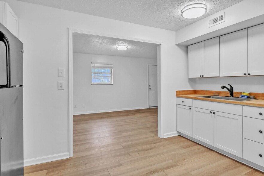 More Photos Of 4700 Upchurch Rd, Knoxville Apartments For Sale