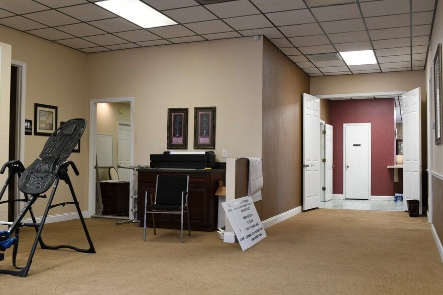 More Photos Of 522 Magnolia Ave, Auburndale Office For Sale