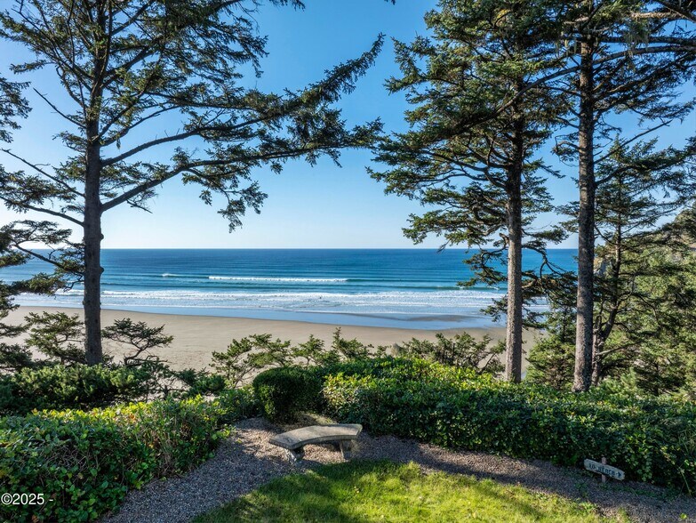 More Photos Of 4925 NW Woody Way, Newport Specialty For Sale