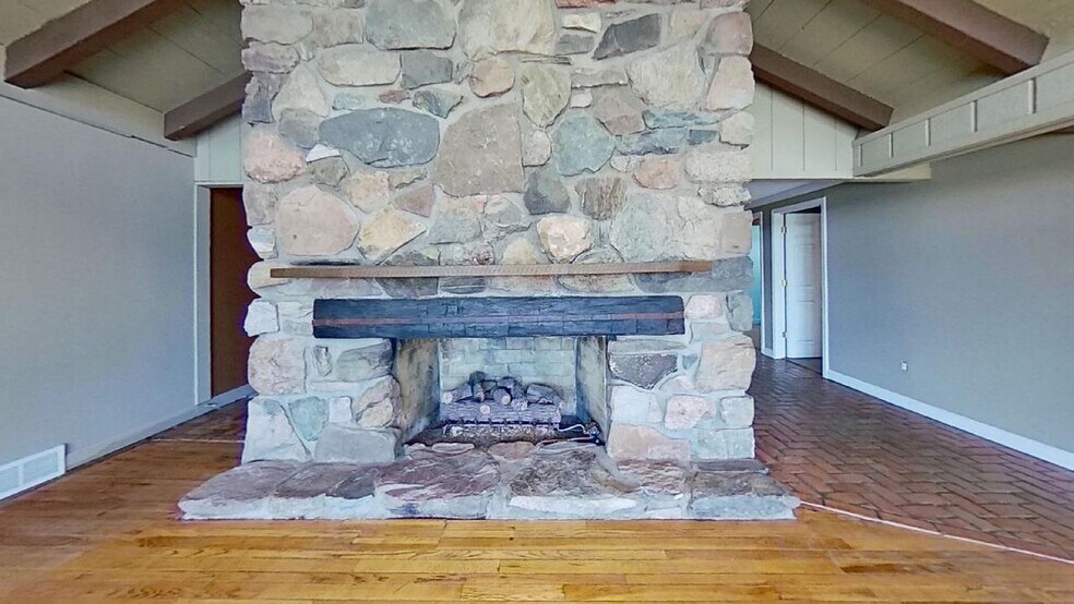 More Photos Of 615-643 E Saginaw Hwy, Grand Ledge Unknown For Lease