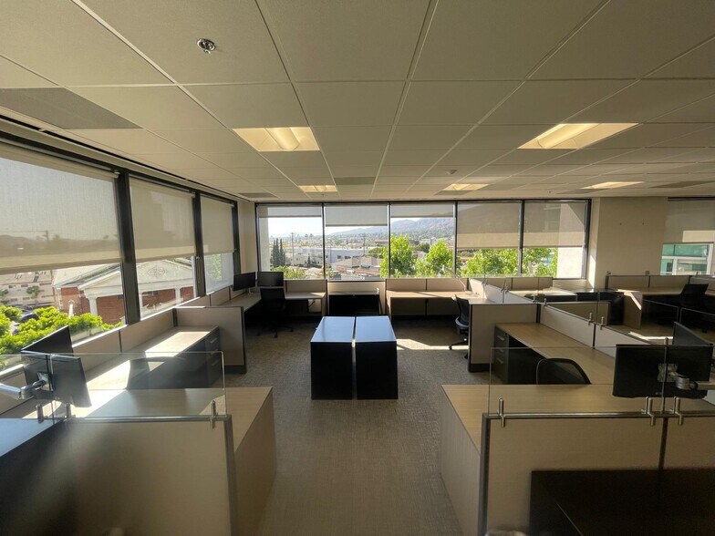 More Photos Of 700 N Central Ave, Glendale Office For Lease