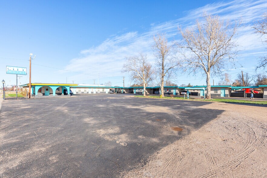 More Photos Of 1100 Main St, Knox City Hotel For Sale