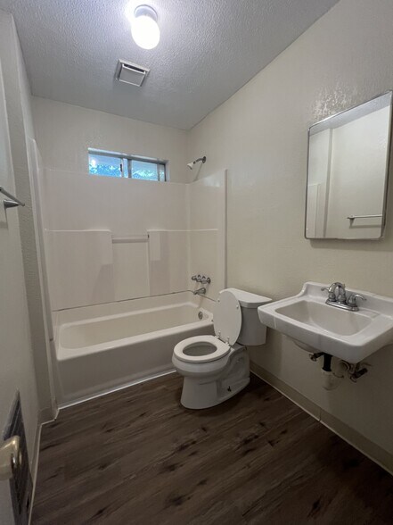 More Photos Of 2250 Suzette Ave, Redding Apartments For Sale