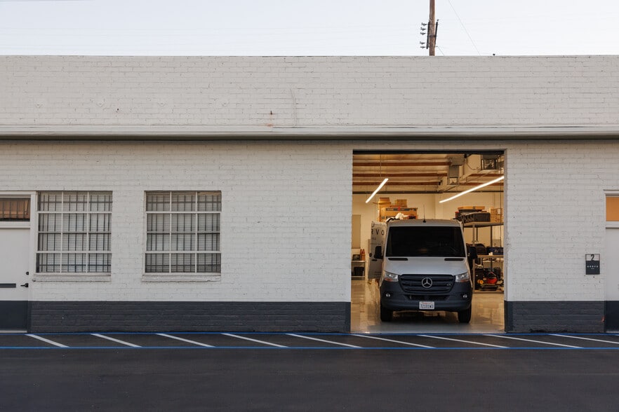 More Photos Of 8210 Lankershim Blvd, North Hollywood Warehouse For Lease