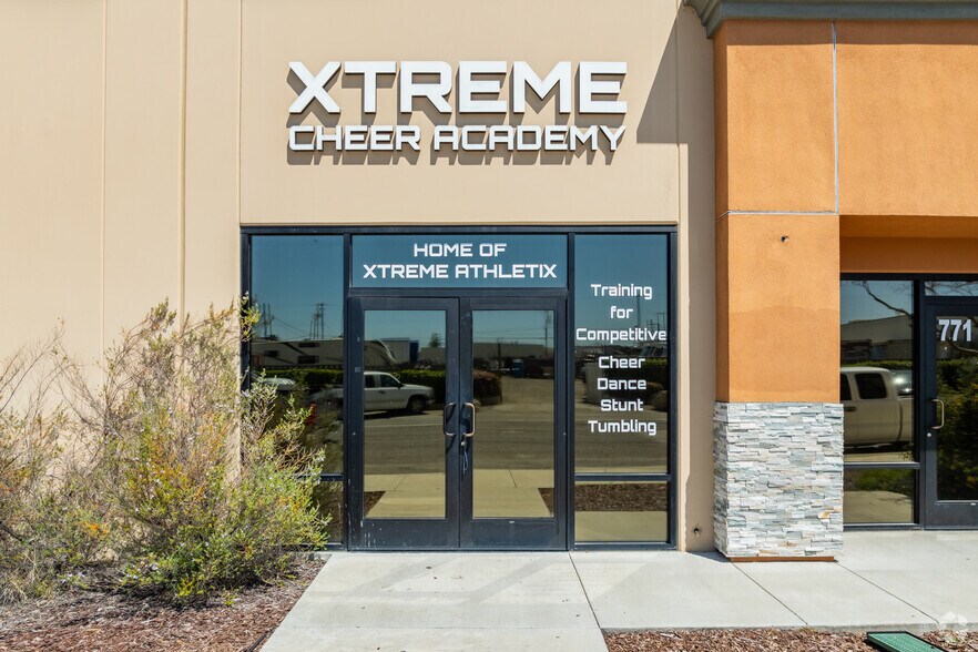 More Photos Of 751-827 E Edna Pl, Covina Warehouse For Sale