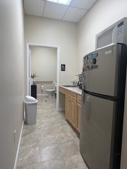 More Photos Of 2860 W State Road 84, Fort Lauderdale Office For Sale