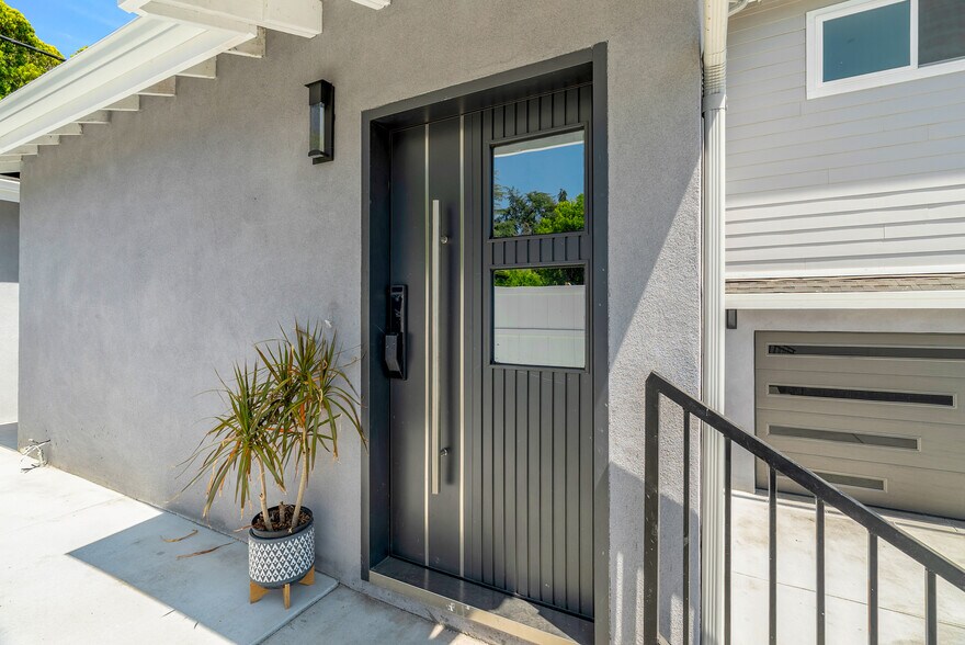 More Photos Of 3419 Montrose Ave, La Crescenta Multifamily For Sale