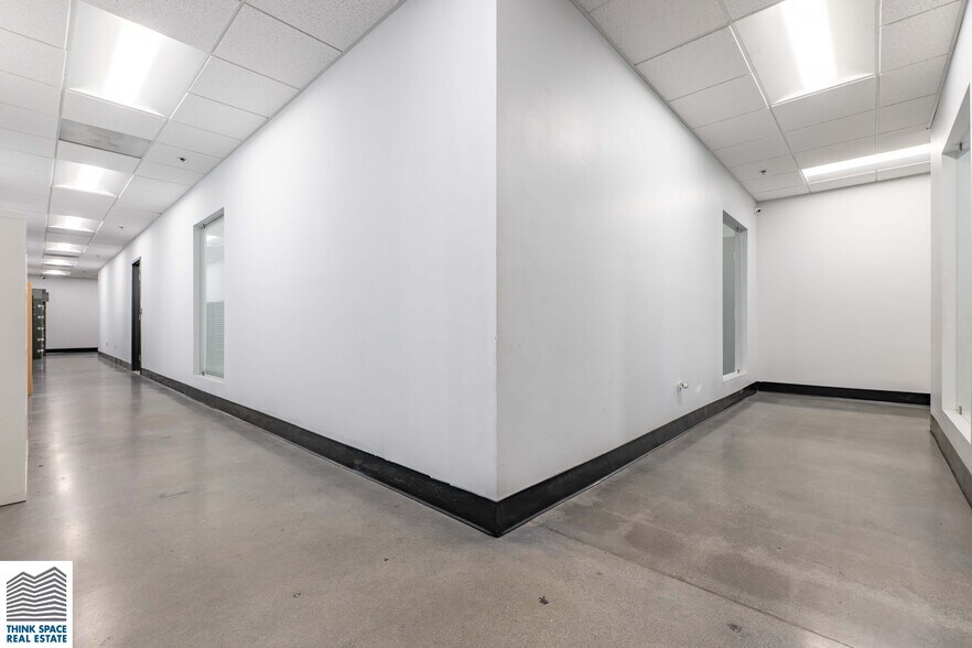 More Photos Of 9419 Mason Ave, Chatsworth Manufacturing For Lease