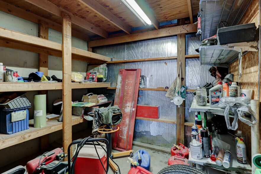 More Photos Of 206 & 208 S Meridian St, Washington Office For Sale