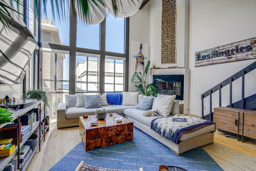 More Photos Of 14 Mast, Marina Del Rey Apartments For Sale