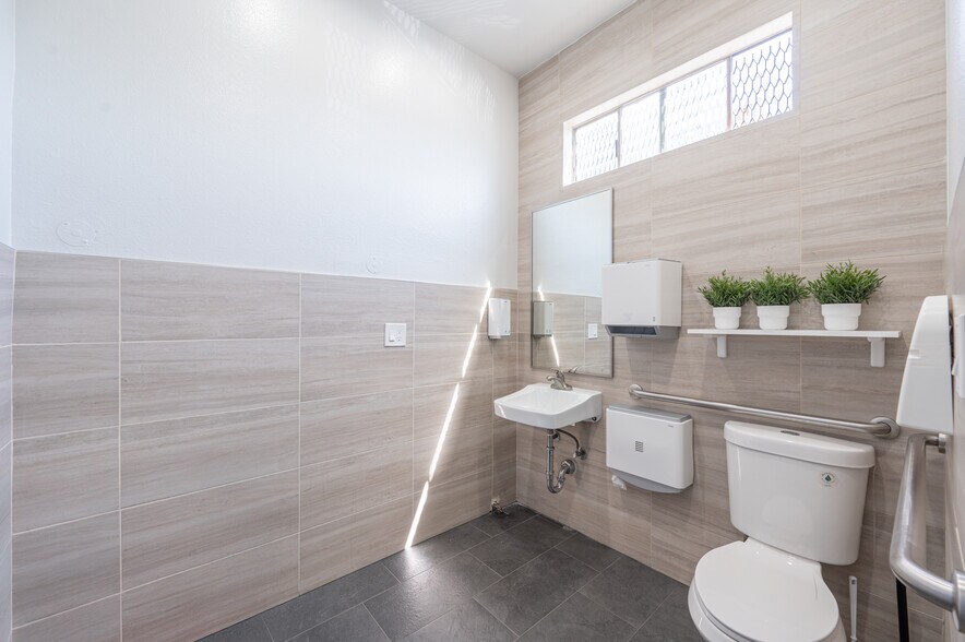More Photos Of , North Hollywood Unknown For Sale