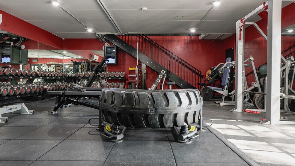 More Photos Of 3508 S Manhattan Ave, Tampa Health Club For Sale