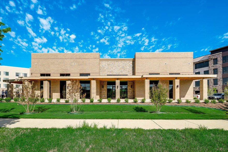 Primary Photo Of 2112 E State Highway 114, Southlake Storefront For Sale