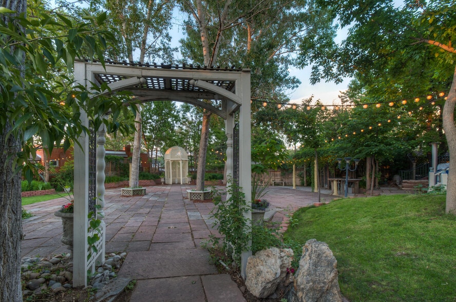 More Photos Of 2555 W 37th Ave, Denver Hospitality For Sale
